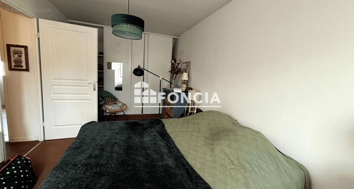 Maison à LA RIVIERE-SAINT-SAUVEUR