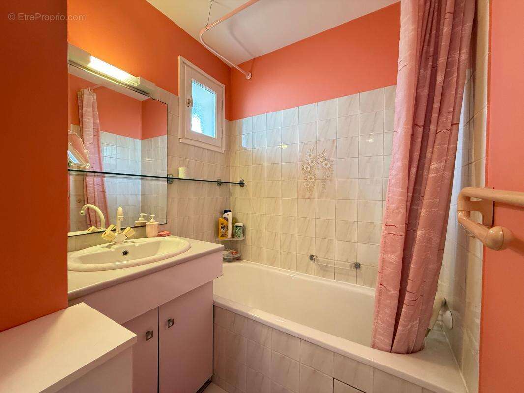 Appartement à VAUX-SUR-MER