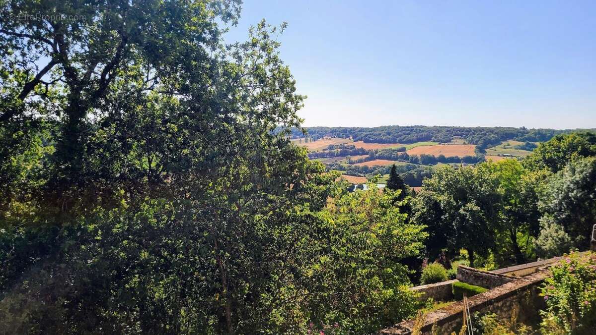 Maison à CASTELNAU-MONTRATIER