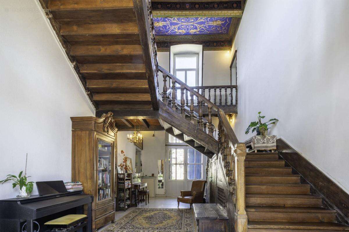 Maison à CASTELNAU-MONTRATIER