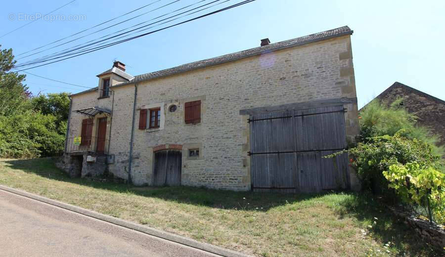 Maison à BRINON-SUR-BEUVRON