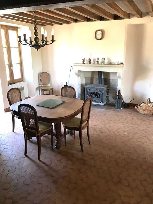 Maison à BRINON-SUR-BEUVRON