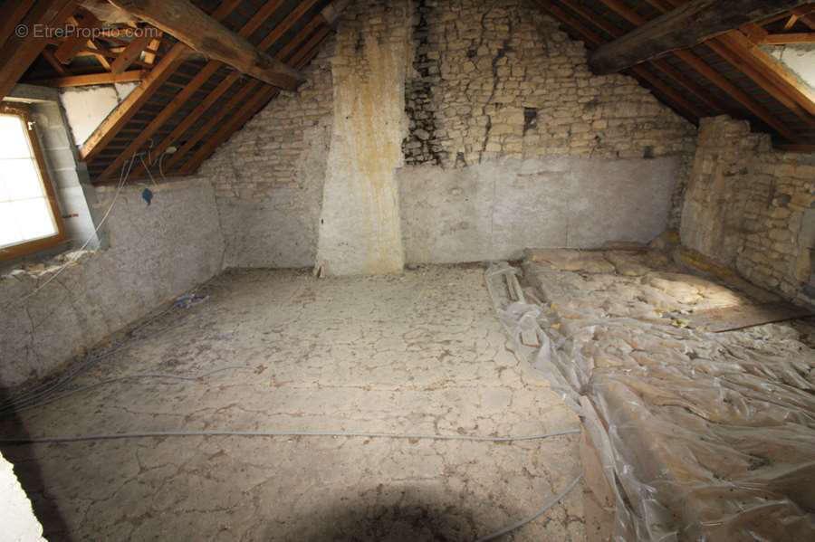 Maison à BRINON-SUR-BEUVRON