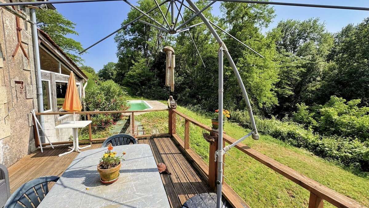 Maison à LAMOTHE-MONTRAVEL