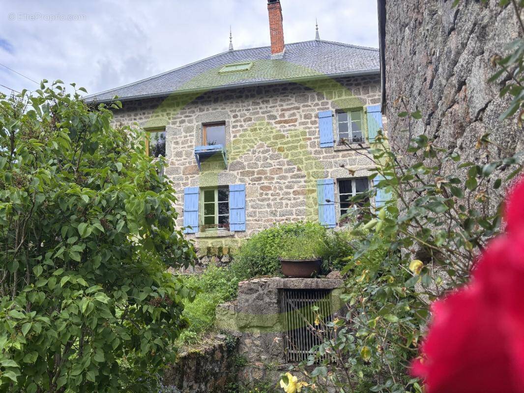 Maison à MERINCHAL