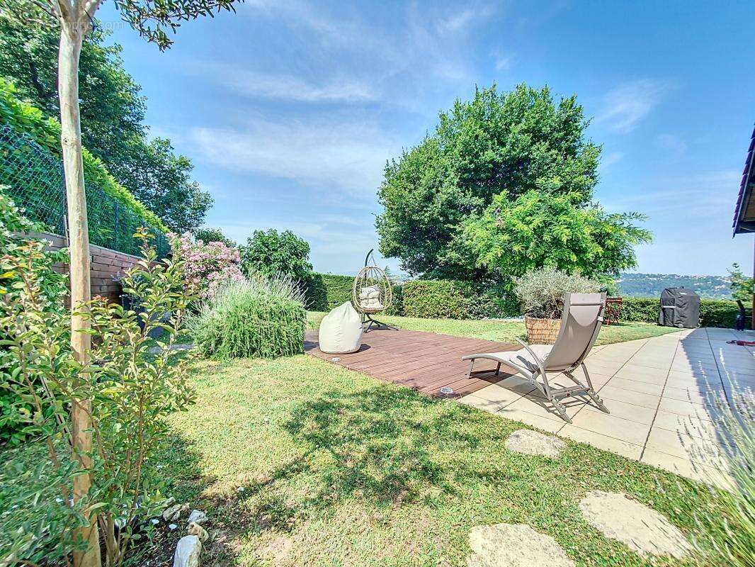 Maison à SEREZIN-DU-RHONE