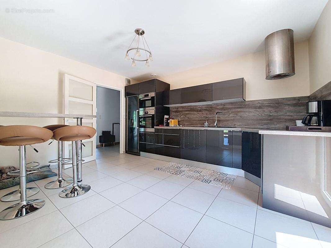 Maison à SEREZIN-DU-RHONE