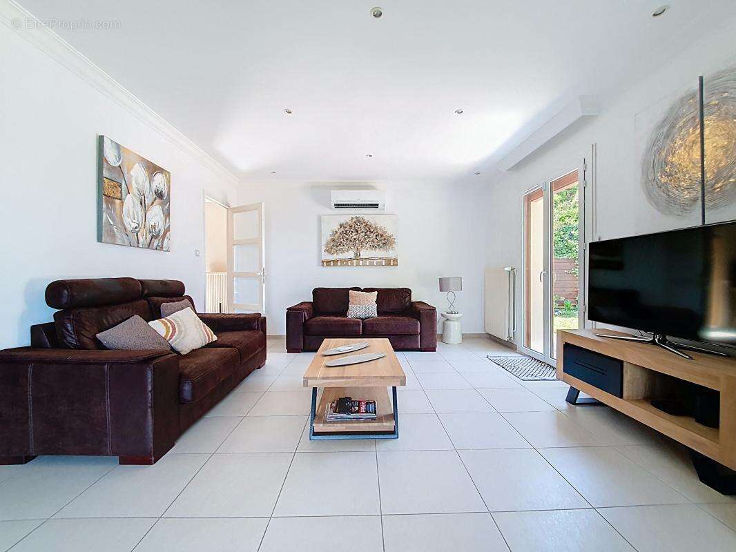 Maison à SEREZIN-DU-RHONE