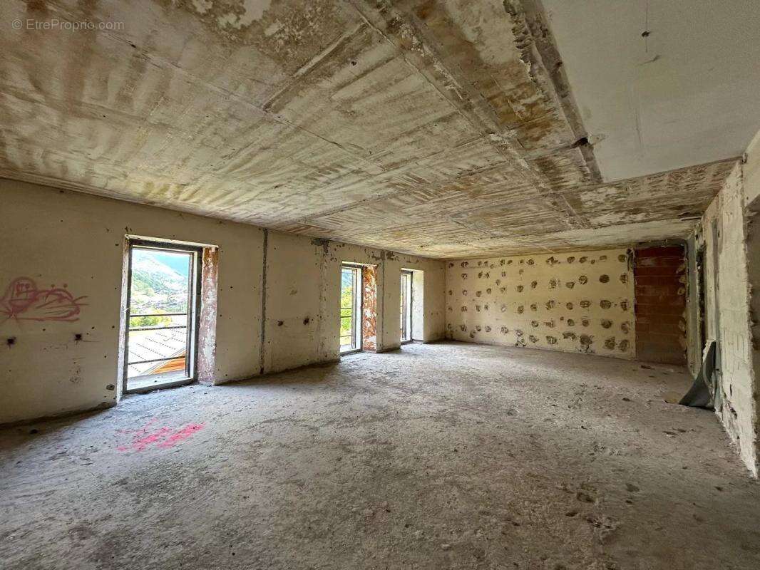 Appartement à ESSERT-ROMAND