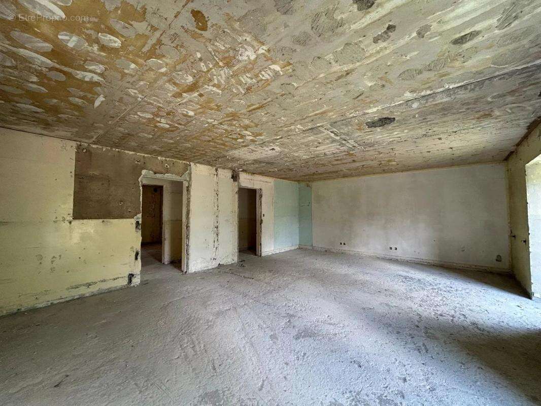 Appartement à ESSERT-ROMAND