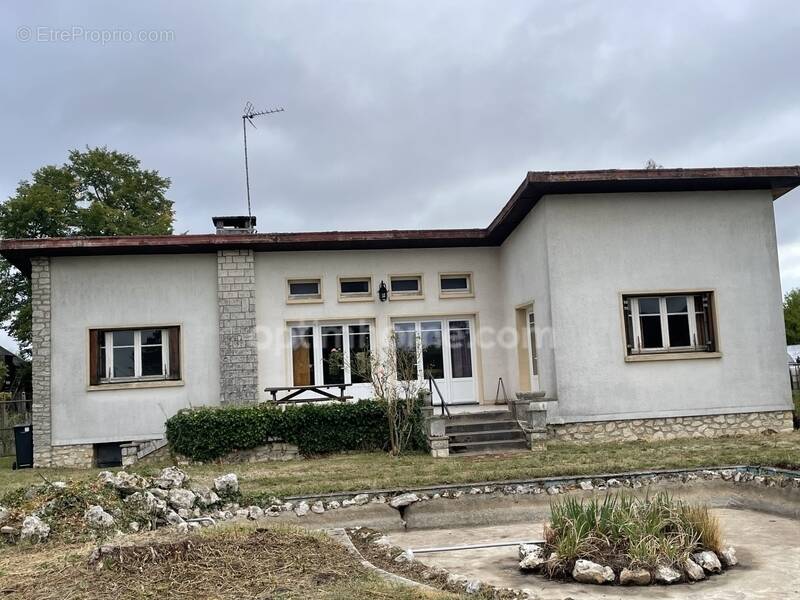 Maison à AUBIGNY-SUR-NERE