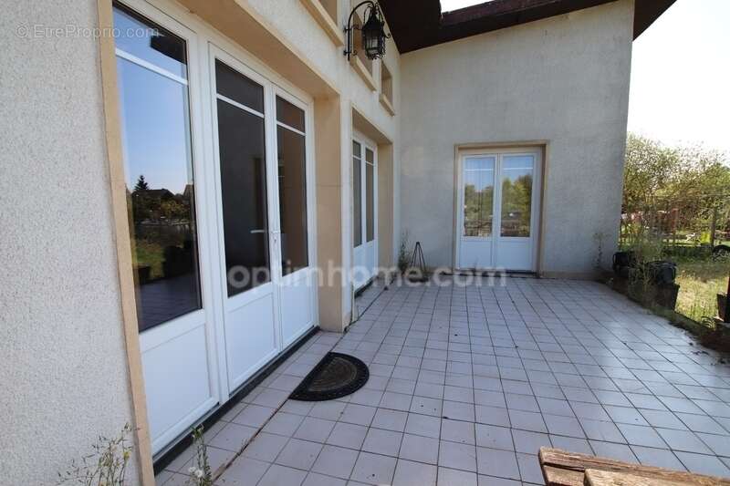 Maison à AUBIGNY-SUR-NERE