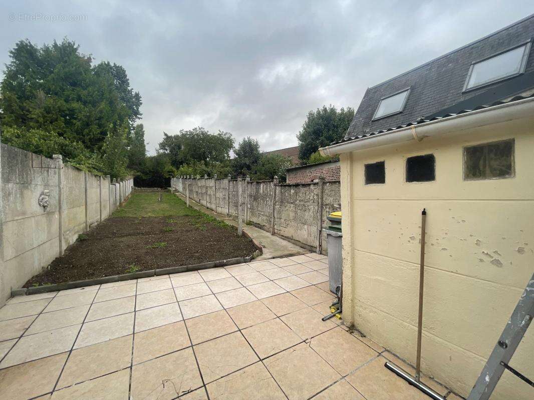 Maison à WALINCOURT-SELVIGNY