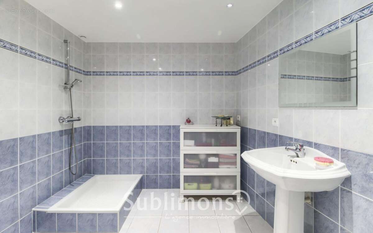 Maison à LOCOAL-MENDON