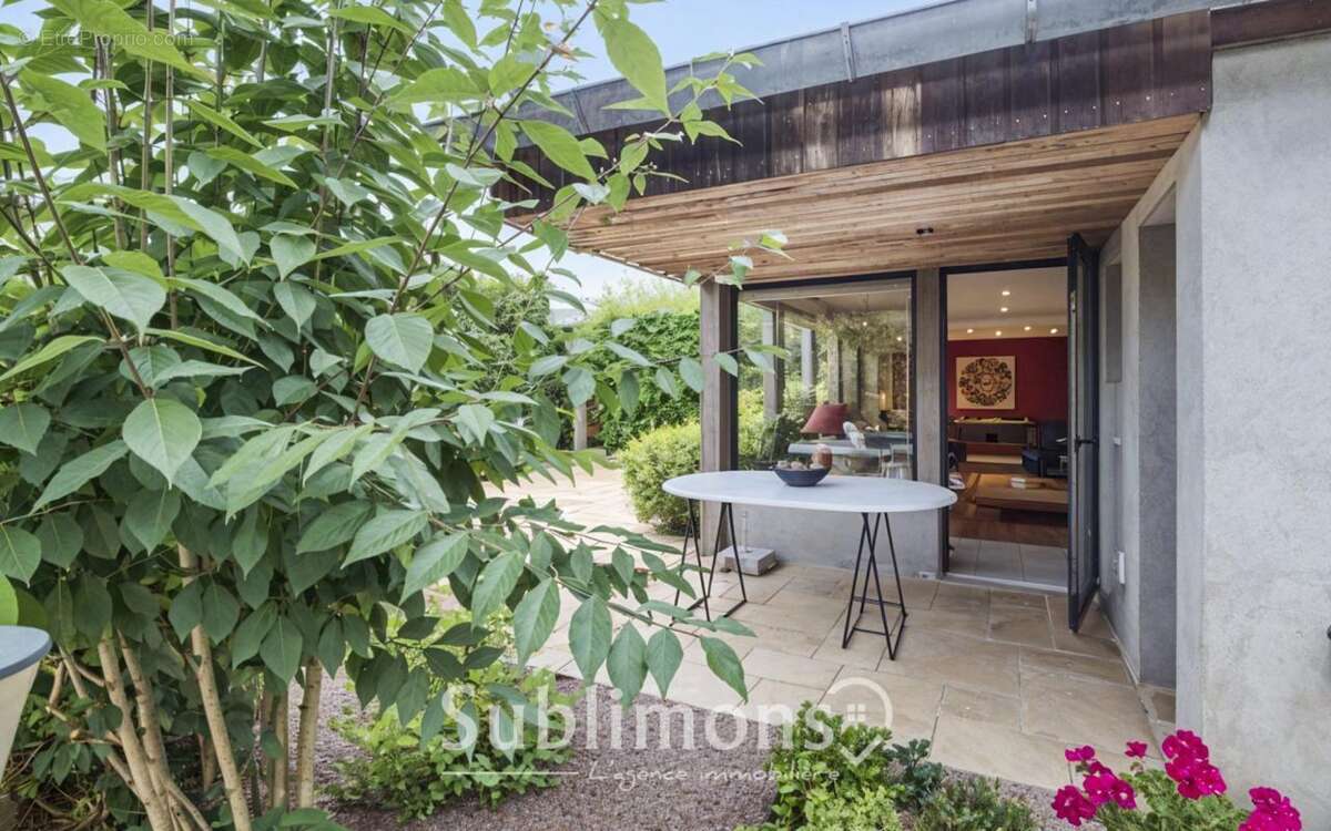 Maison à LOCOAL-MENDON