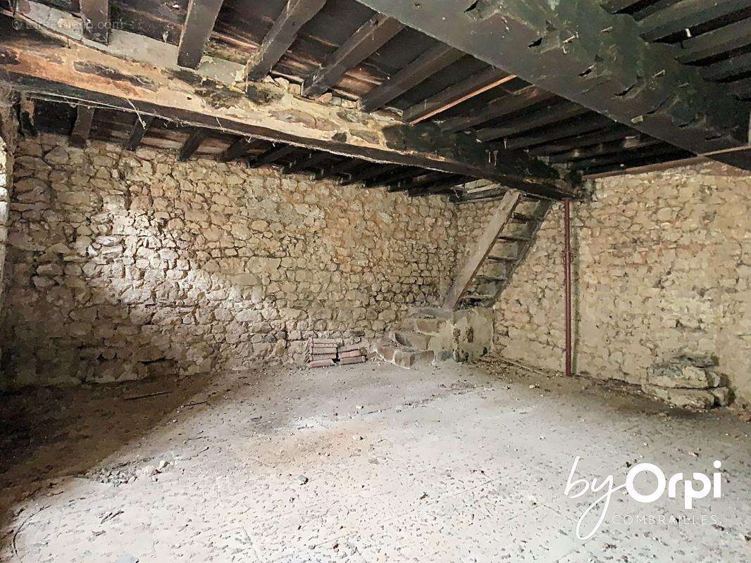 Maison à ROCHE-D'AGOUX