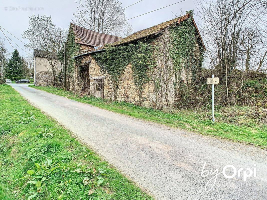 Maison à ROCHE-D'AGOUX