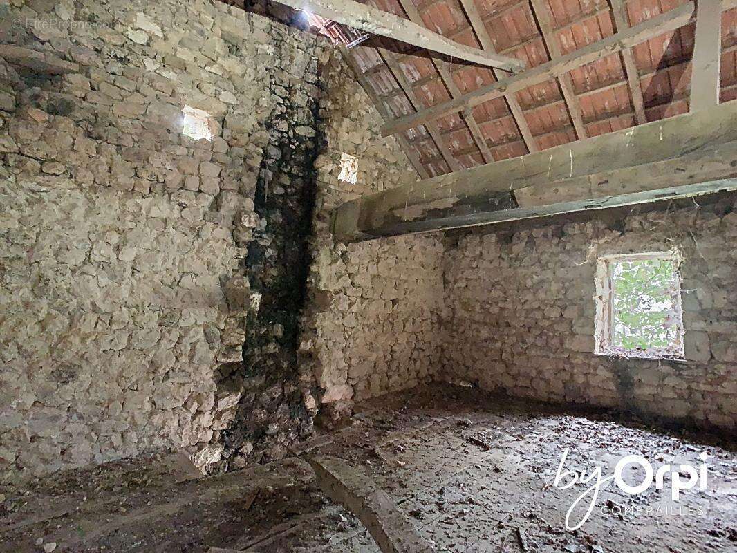 Maison à ROCHE-D'AGOUX