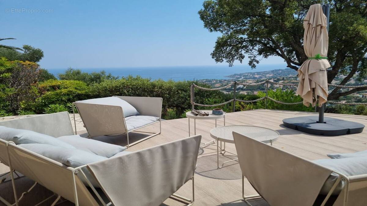 Maison à LES ISSAMBRES