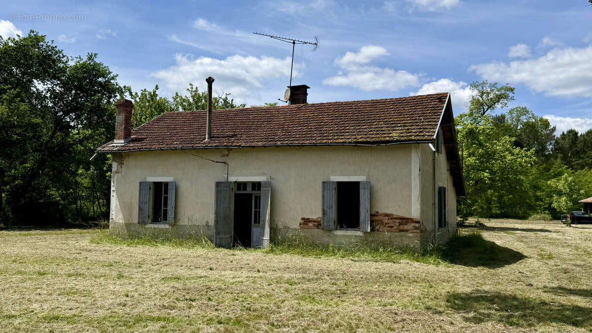 Maison à LUXEY