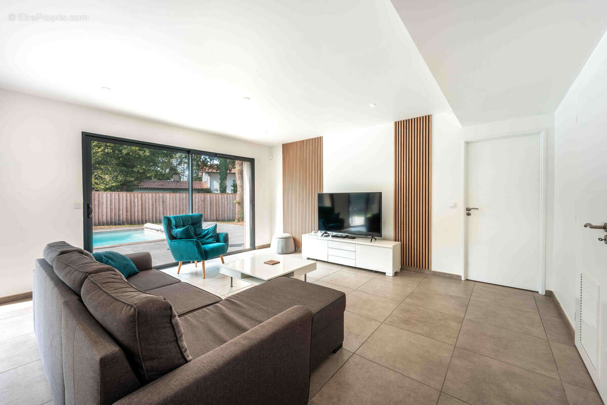 Maison à BELIN-BELIET