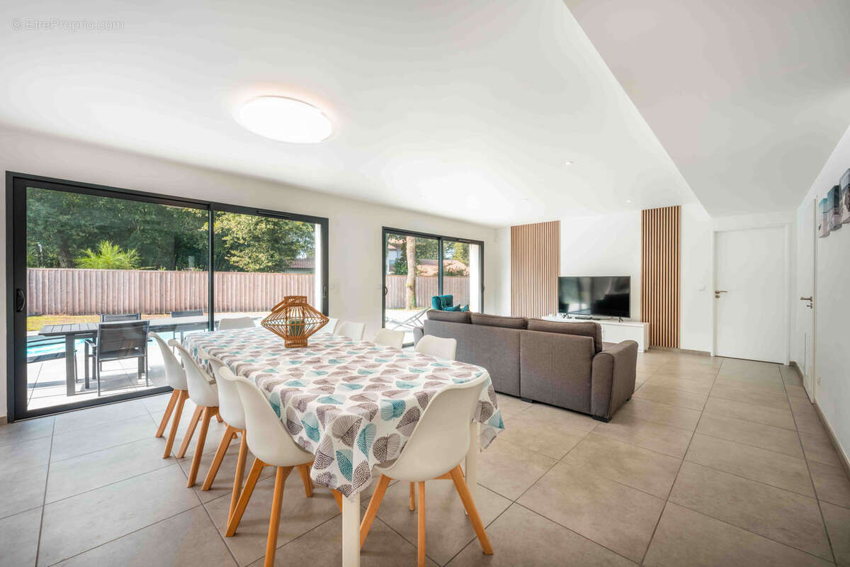 Maison à BELIN-BELIET