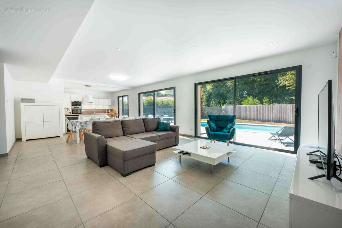 Maison à BELIN-BELIET