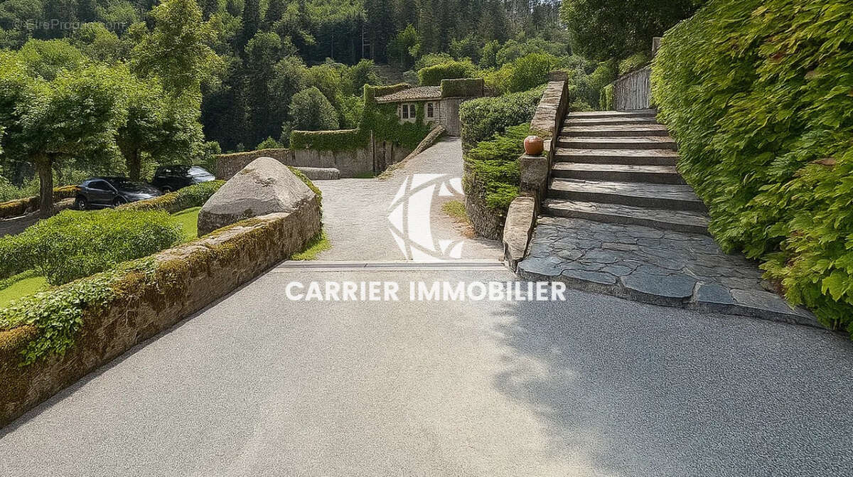 Maison à BRULLIOLES