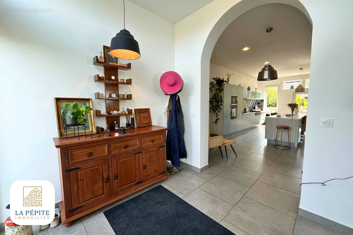 Maison à AULNOYE-AYMERIES