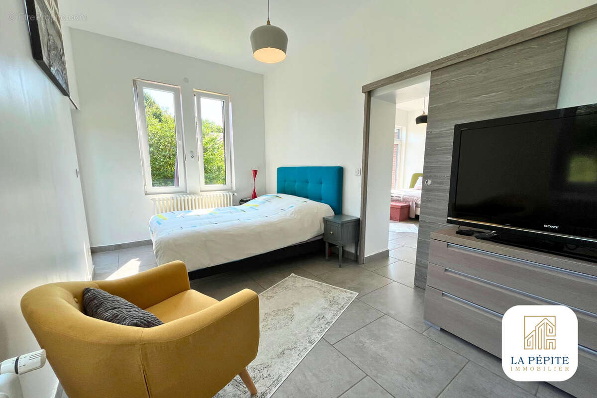 Maison à AULNOYE-AYMERIES