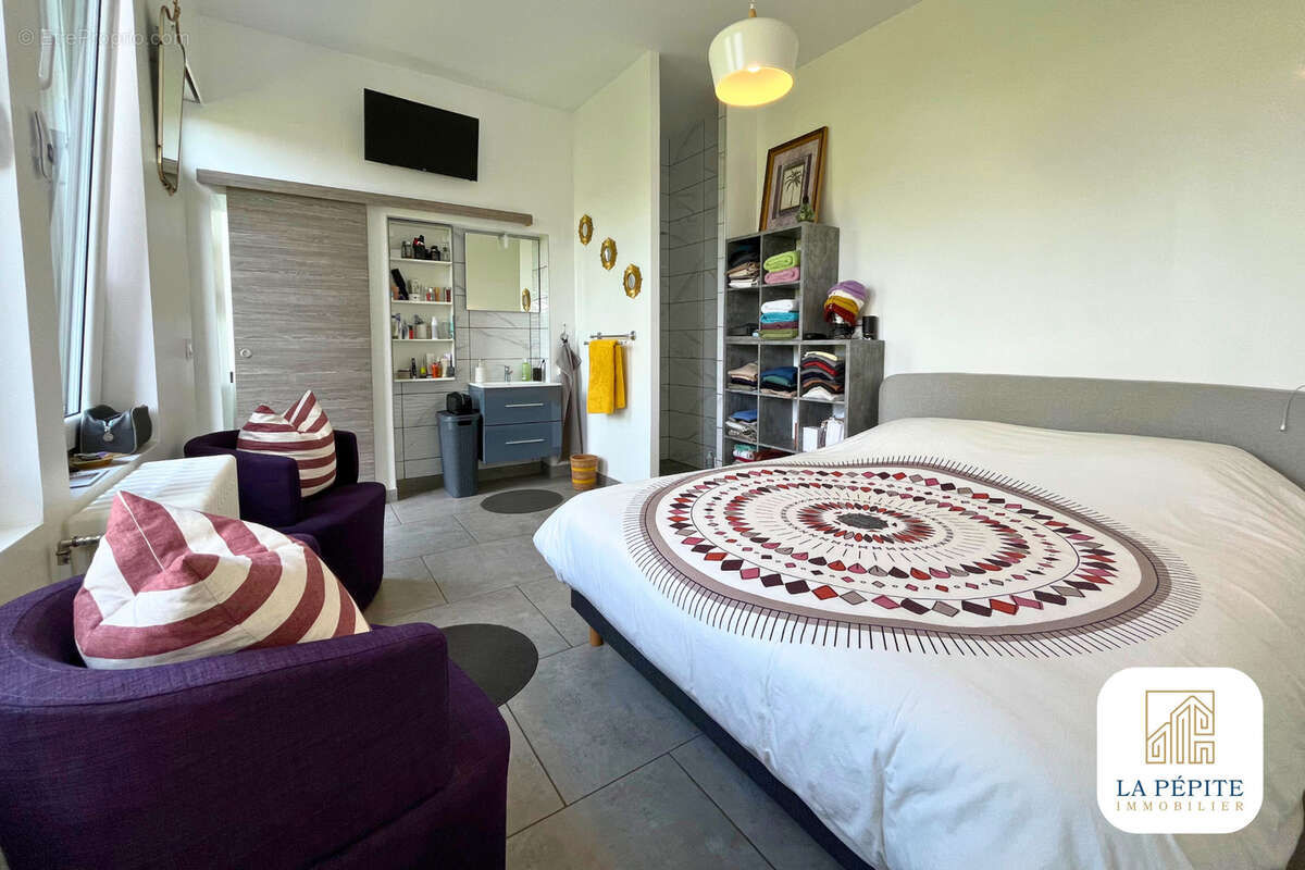 Maison à AULNOYE-AYMERIES