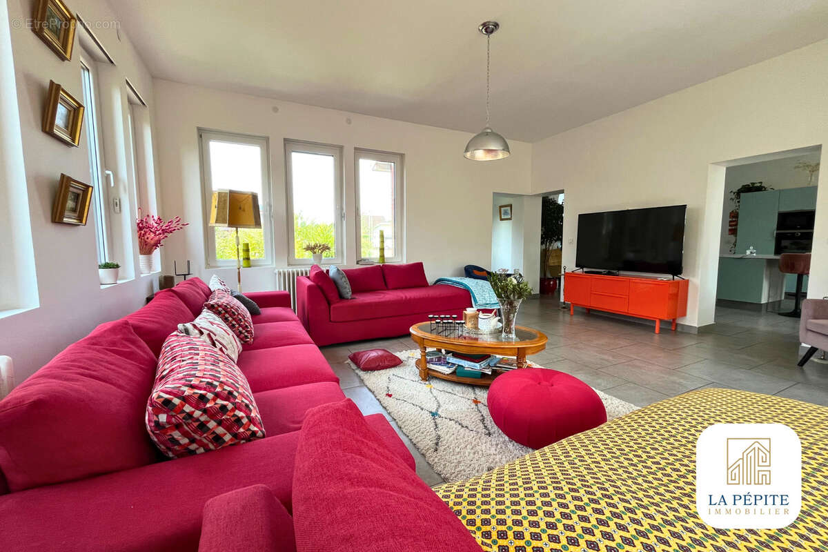 Maison à AULNOYE-AYMERIES