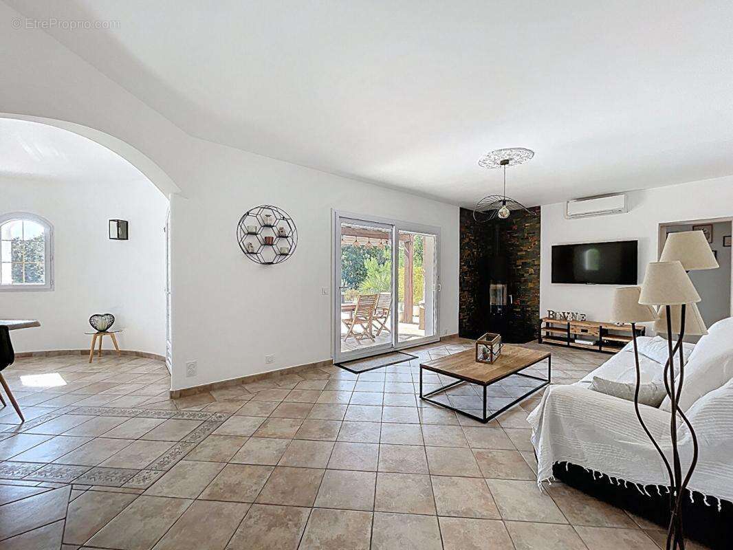 Maison à LE CANNET-DES-MAURES