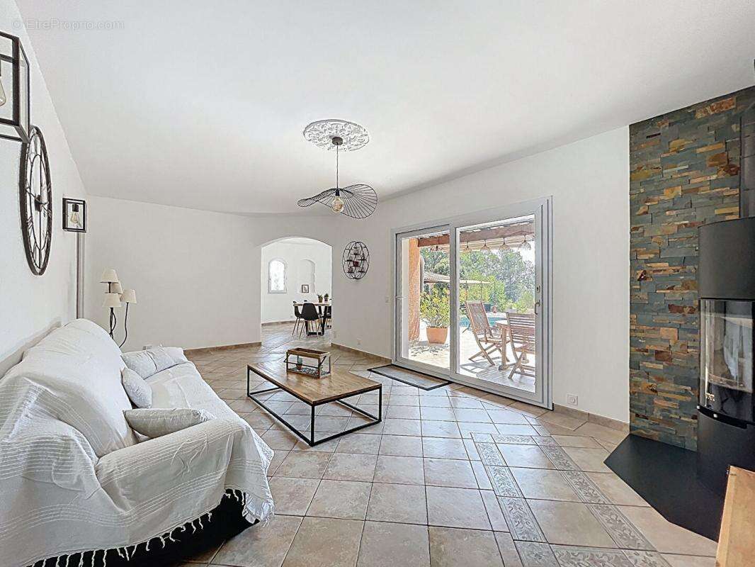 Maison à LE CANNET-DES-MAURES