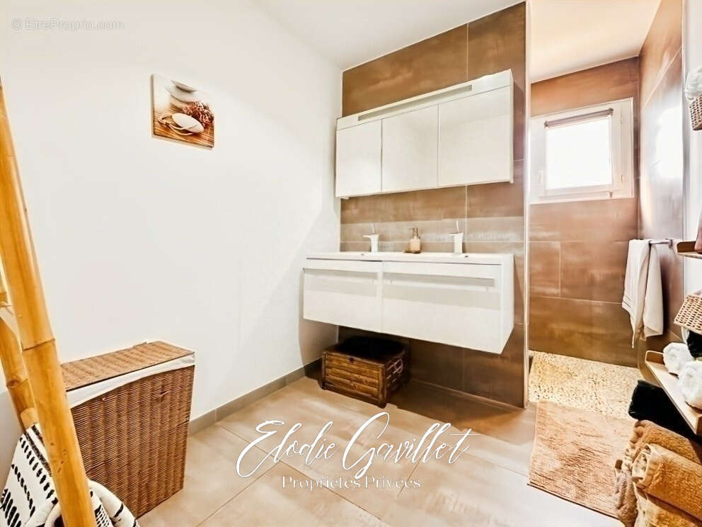 Maison à VILLEMOUSTAUSSOU