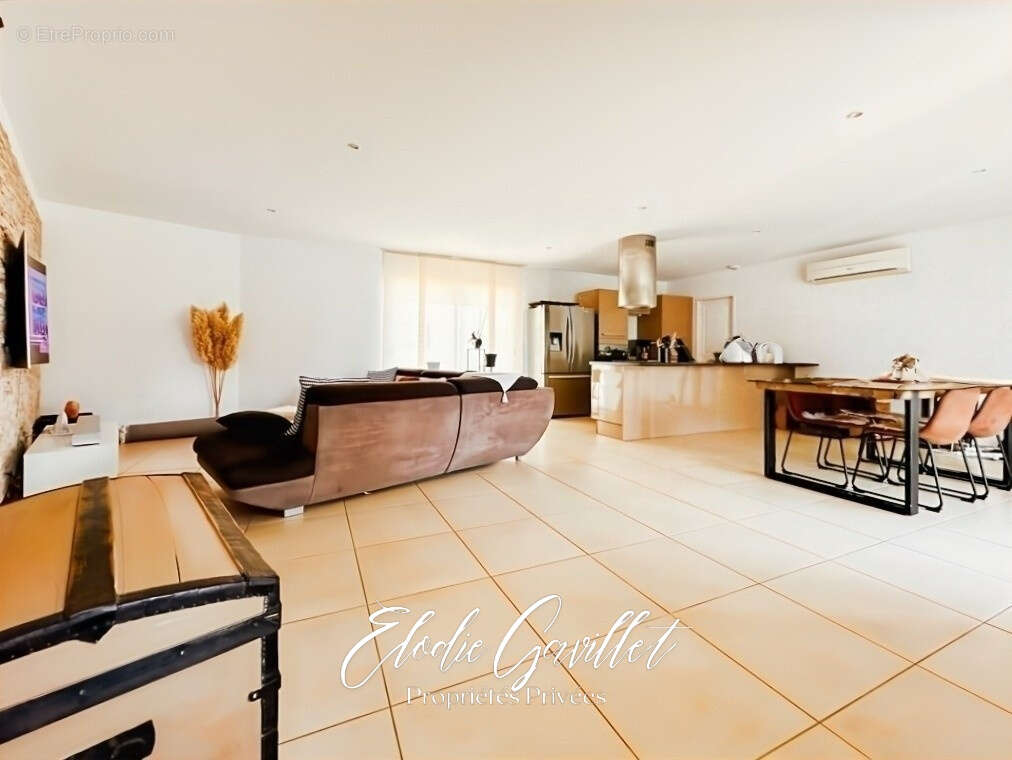 Maison à VILLEMOUSTAUSSOU