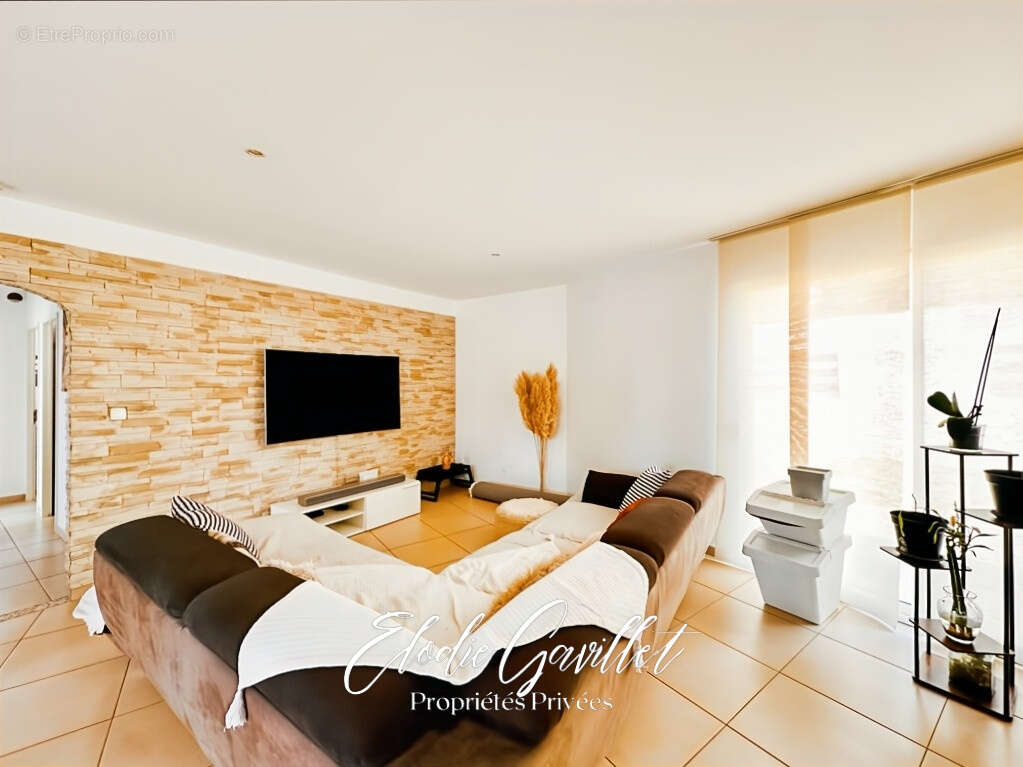 Maison à VILLEMOUSTAUSSOU