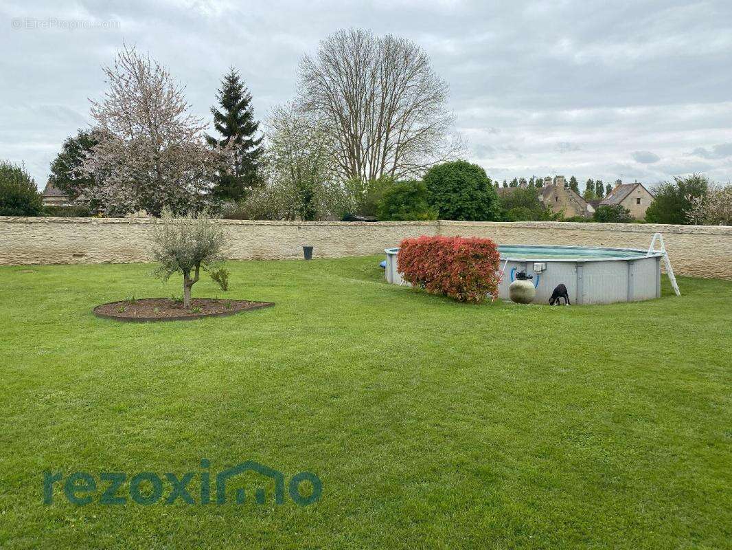 Maison à SAINT-PIERRE-SUR-DIVES