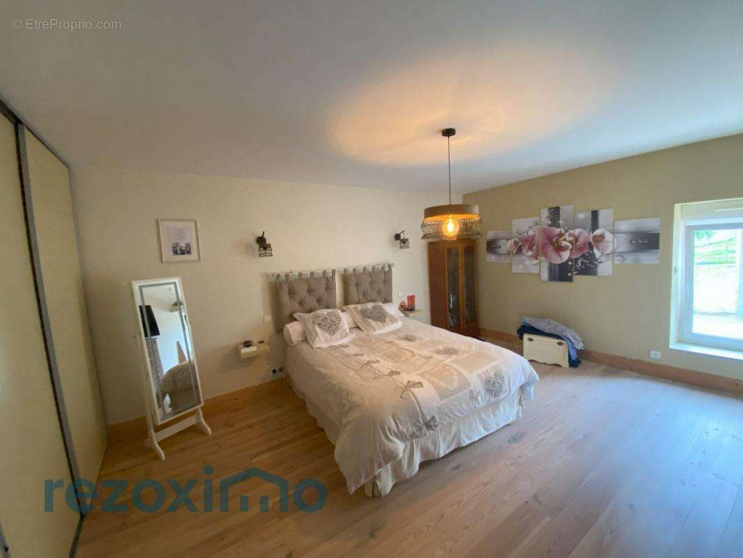 Maison à SAINT-PIERRE-SUR-DIVES