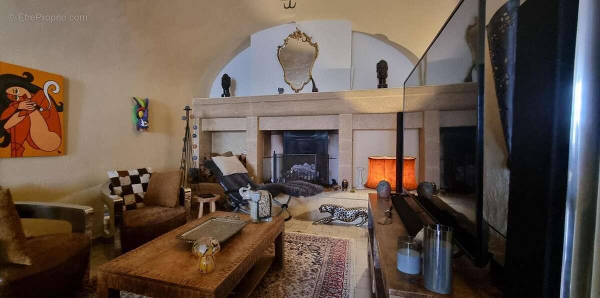 Appartement à ROCHEMAURE