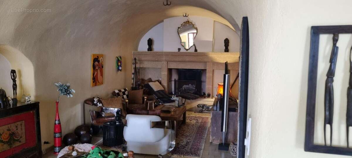 Appartement à ROCHEMAURE