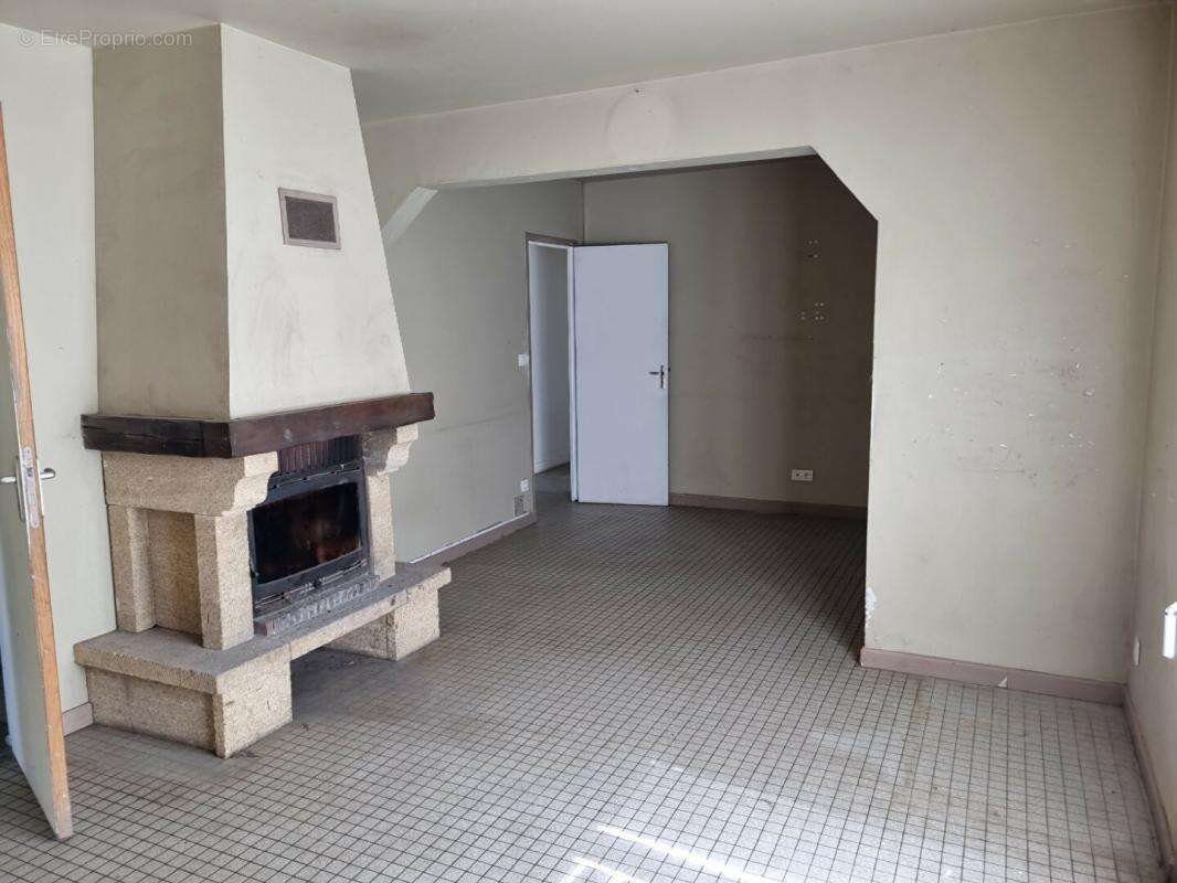 Maison à VANNES-SUR-COSSON