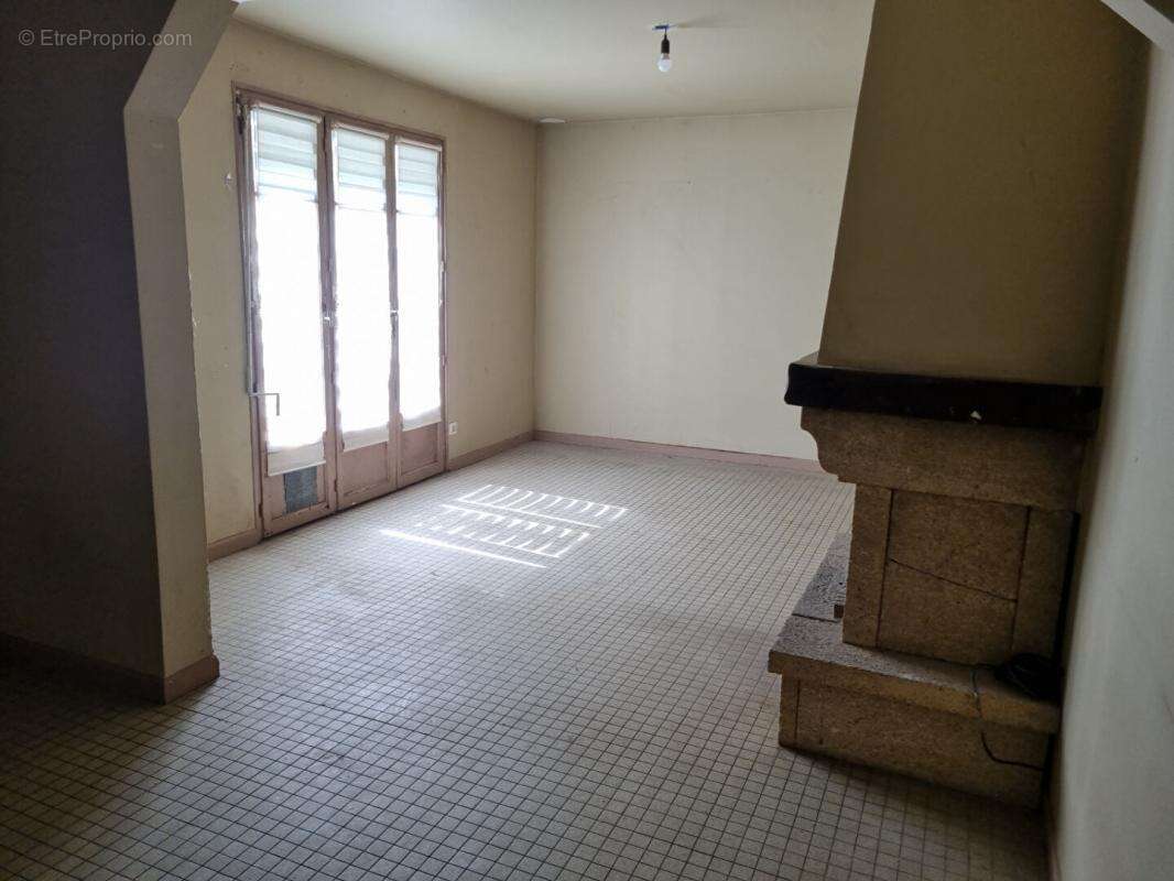 Maison à VANNES-SUR-COSSON