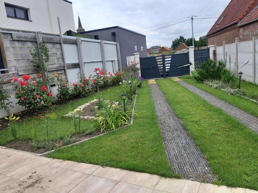 Maison à SERANVILLERS-FORENVILLE