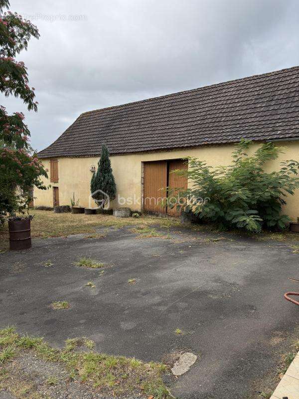 Maison à VEYRINES-DE-VERGT