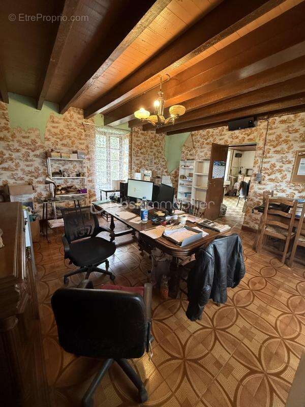 Maison à VEYRINES-DE-VERGT