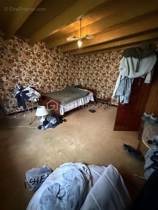 Maison à VEYRINES-DE-VERGT