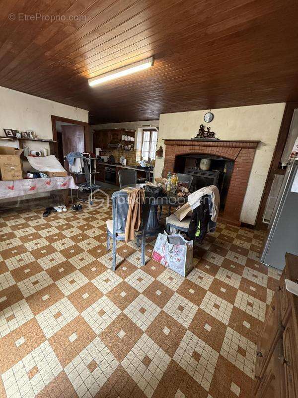 Maison à VEYRINES-DE-VERGT