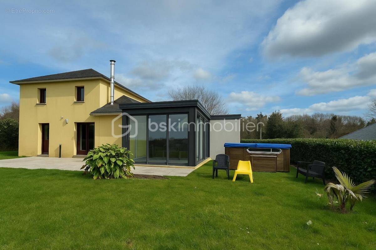 Maison à SAINT-URBAIN