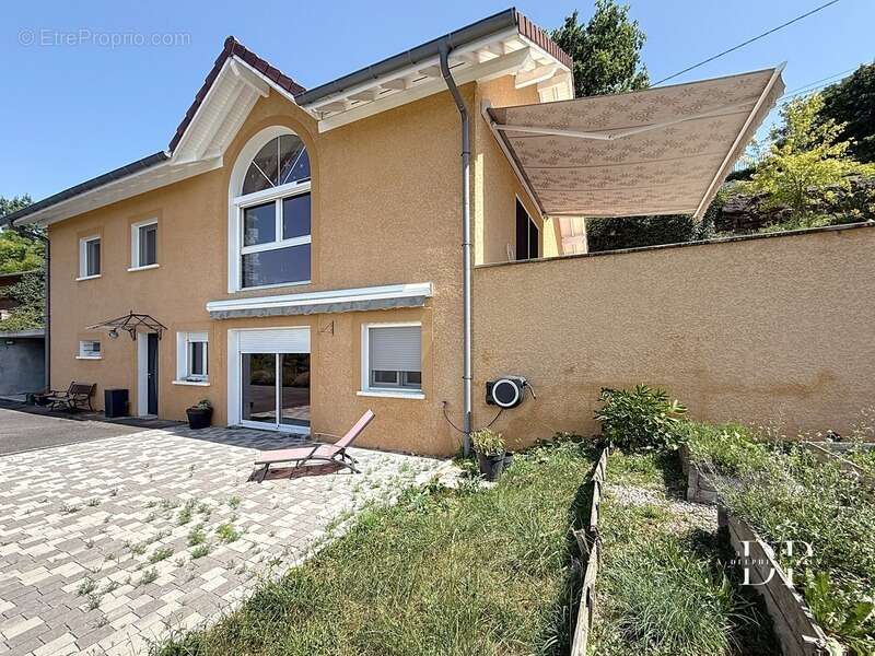 Maison à CRANVES-SALES